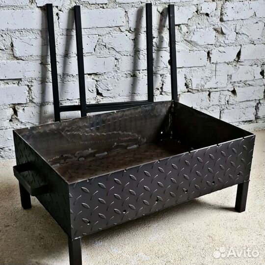 Мангал со съемными ножками