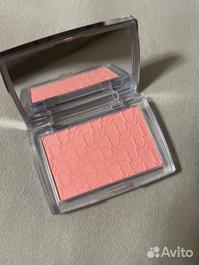 Румяна dior backstage 004