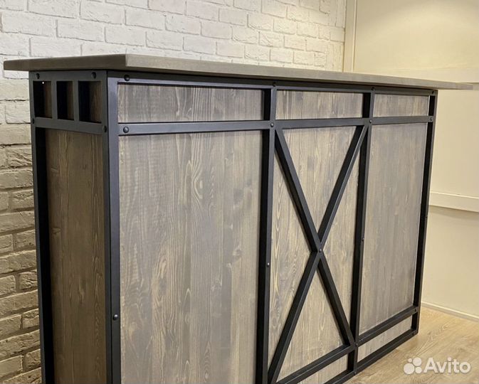 Стойка ресепшн в стиле лофт