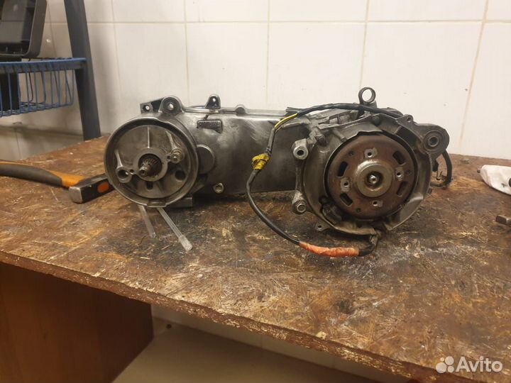 Двигатель на скутер бу Honda lead af20