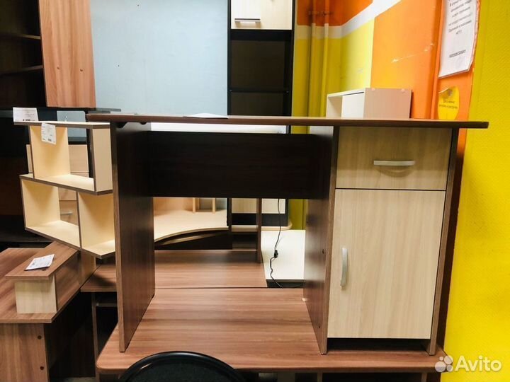 Стол письменный