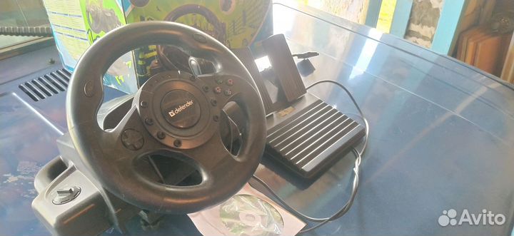 Игровой руль с педалями