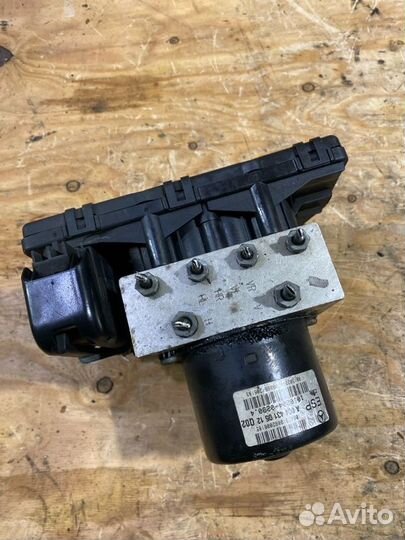 Блок abs Mercedes-Benz C-Class W203 M112E26