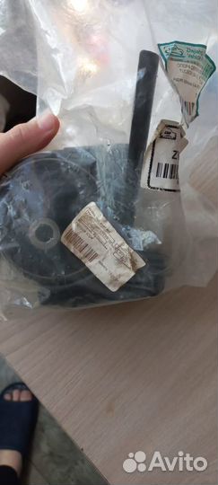 Левая опора двигателя Hyndai Tucson