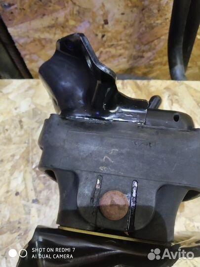 Опора двигателя Escalade, Tahoe 900