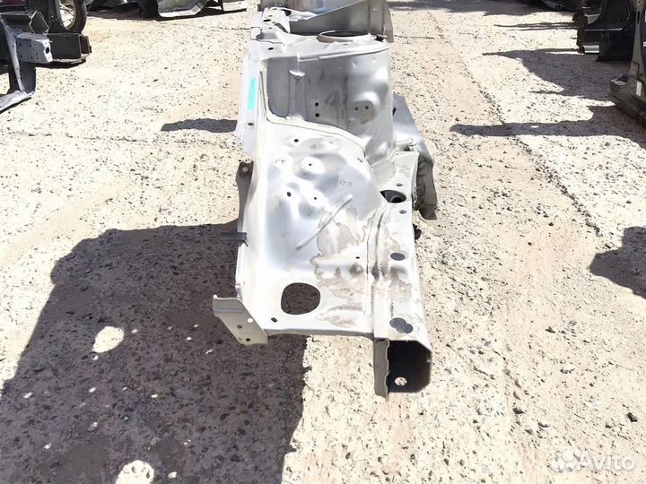 Лонжерон передний правый Toyota Avensis (AZT250,A