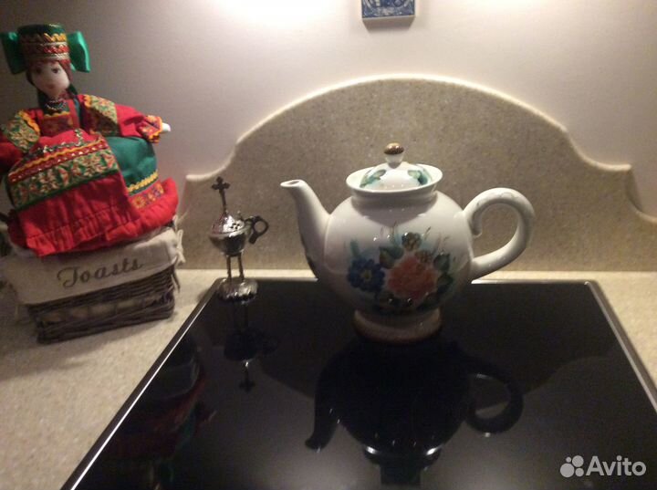 Сервиз из фарфора ; ручная работа; позолота ;