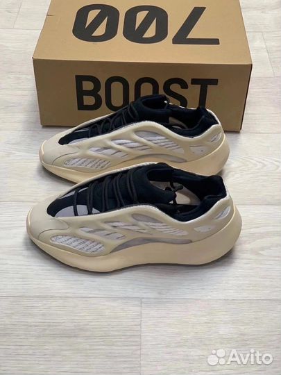 Кроссовки adidas yeezy boost 700