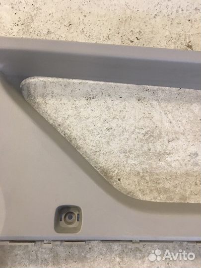 Обшивка багажника верхняя Toyota 4Runner (2442)