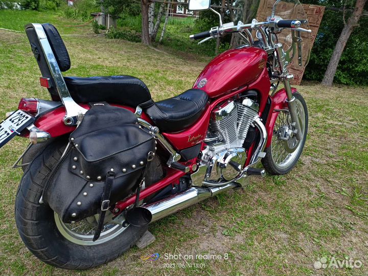 Suzuki Intruder VS 800