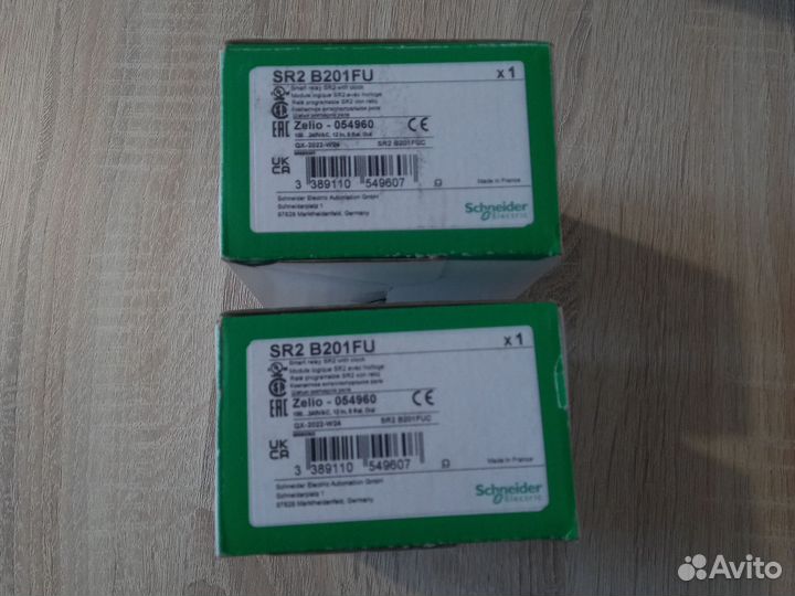 Schneider Electric SR2B201FU новые 2шт