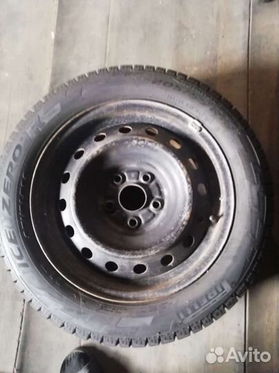 Pirelli Ice Zero 205/55 R16