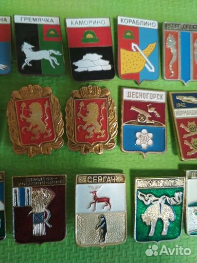 Значки гербы разные