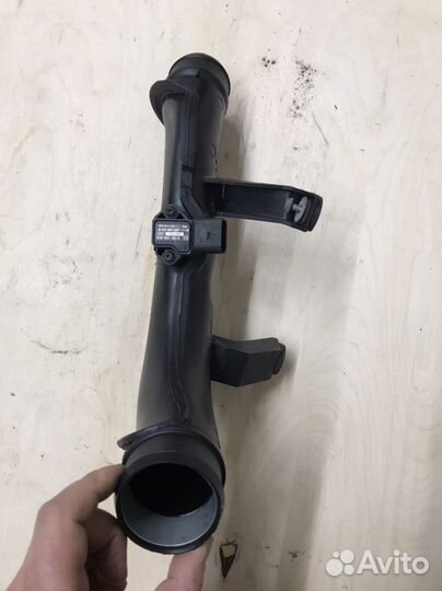 Патрубок интеркулера 1K0145770AH Passat B7