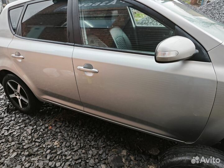 В разборе Kia Ceed 1 рест 2010-2012 на бу Запчасти