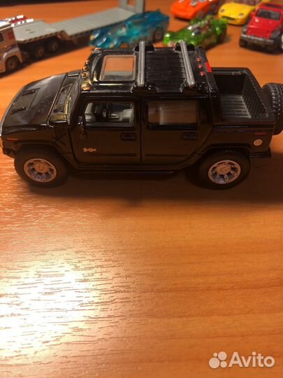 Модель автомобиля 2005 Hummer H2 SUT