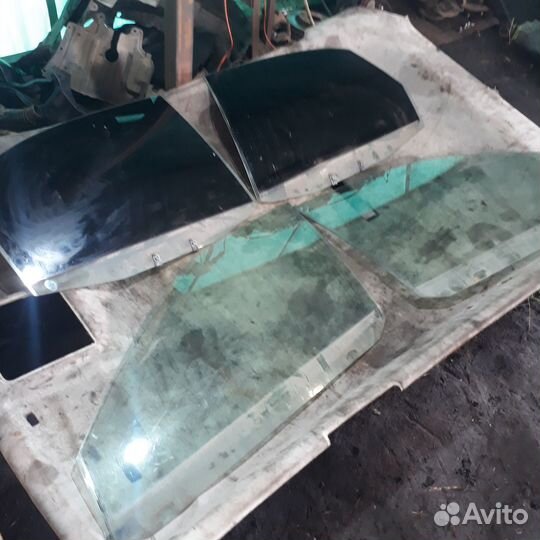 Стекло боковой двери Ауди А4Б5