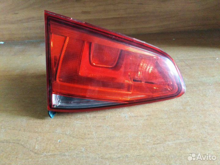 Фонарь внутренний задний левый Volkswagen Golf