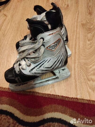 Коньки хоккейные