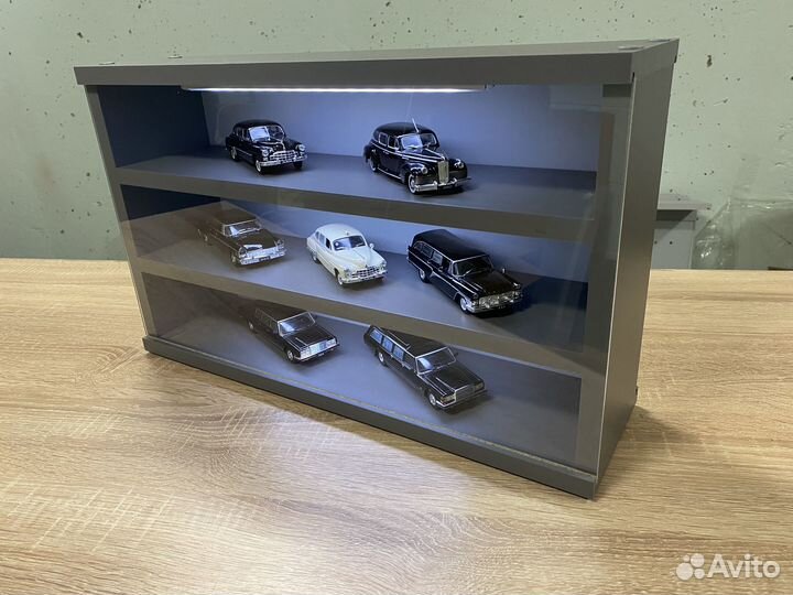1/43 Витрина для коллекции с подсветкой
