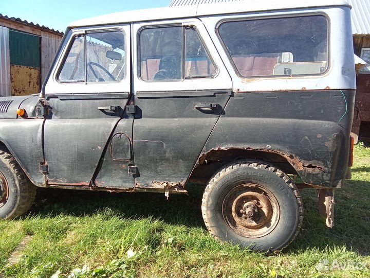 Машина УАЗ