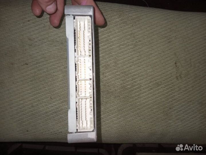 Блок управления efi Toyota Vitz SCP10 1szfe