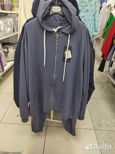 Женский спортивный костюм