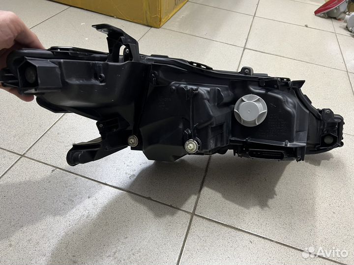 Фара левая Camry v70 v75 Оригинал