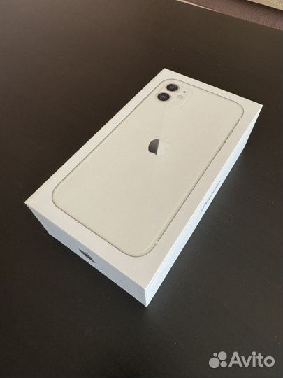 iPhone 11, 64 ГБ