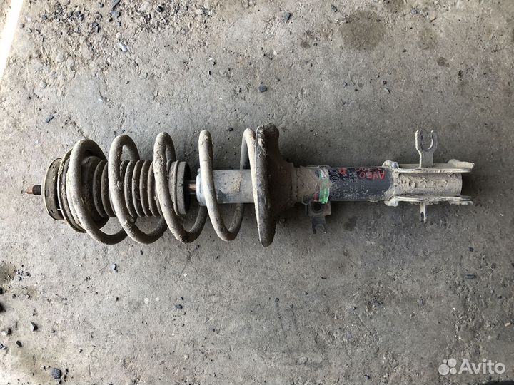 Амортизатор передний правый Шевроле Авео Т200