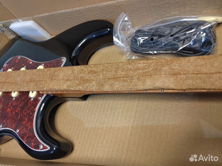 Электрогитара шестиструнная JET JS-300 BK