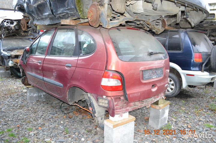 Renault Megane Scenic 1 2001 г в Распил