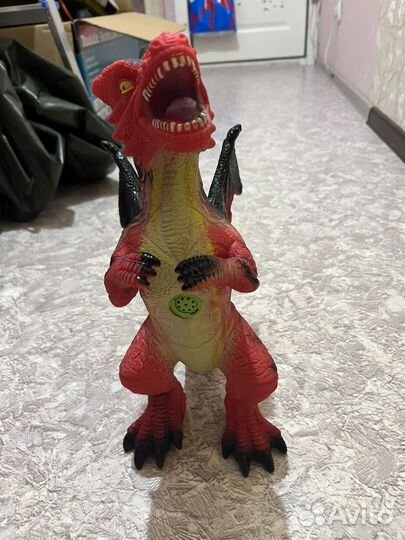 Игрушка дракон со звуком