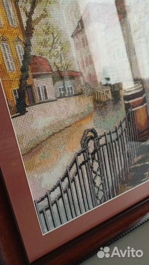 Картина, вышитая крестиком