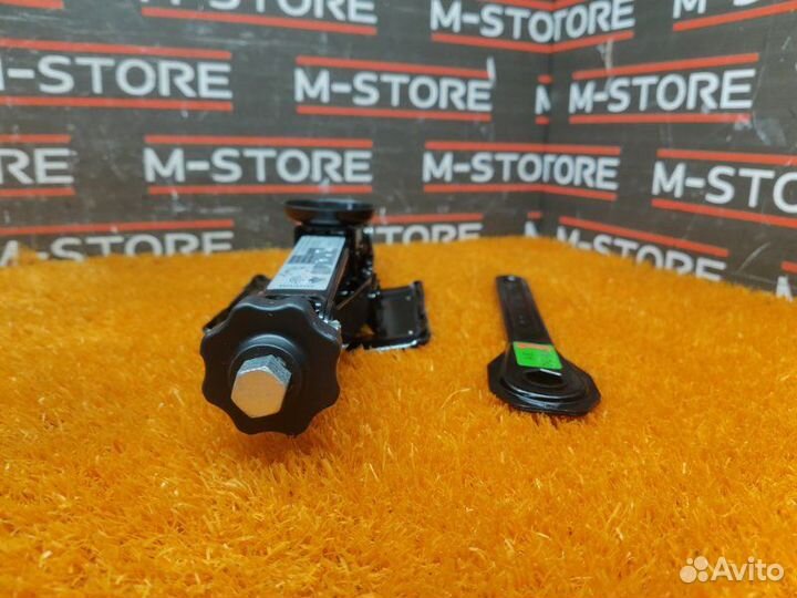 Домкрат Mercedes-Benz A-Class W169 266.940 2009