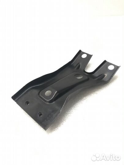 Кронштейн замка капота Volkswagen Golf 6 2010