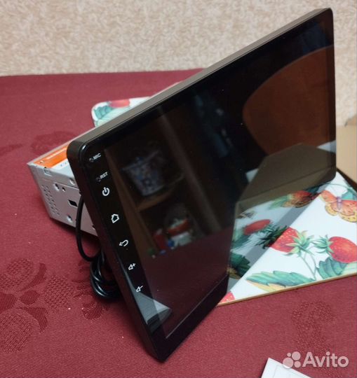 Автомобильный мультимедийный комплекс IQ navi