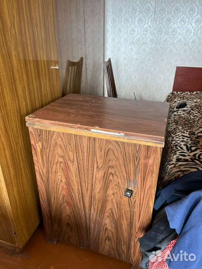 Швейная машинка с тумбой