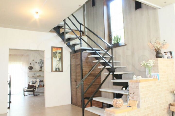 Коттедж 196 м² на участке 7,5 сот.