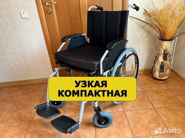 Узкая и компактная инвалидная коляска