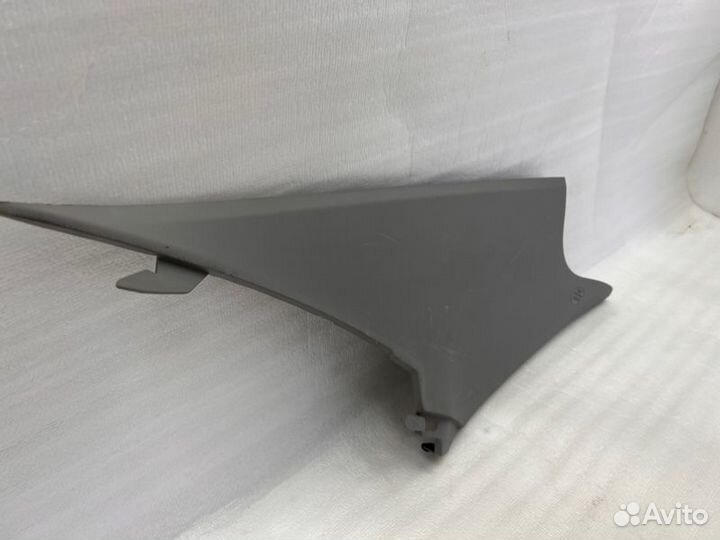Накладка стойки внутренняя задняя левая Toyota