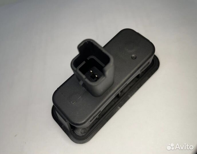 Кнопка багажника Renault