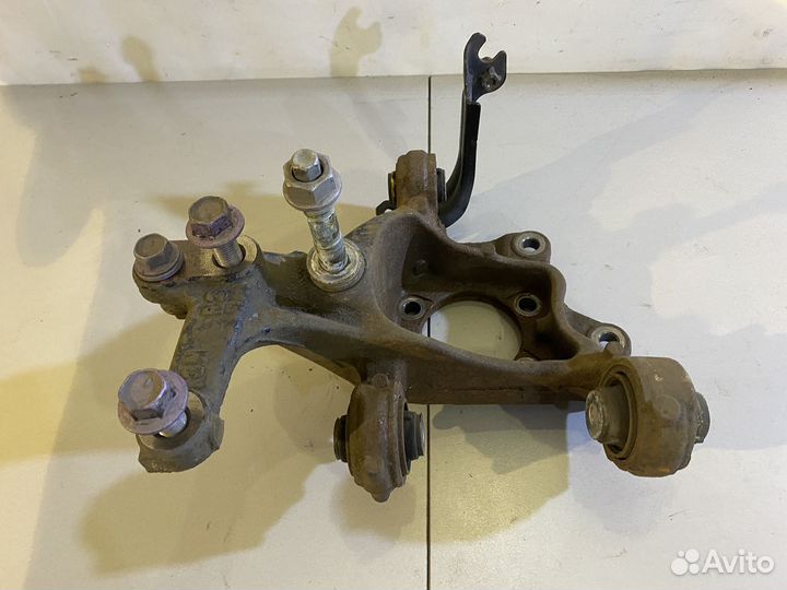 Поворотный кулак задний правый toyota rav4 c50