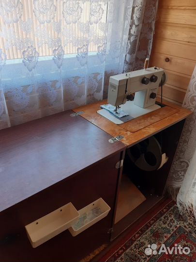 Швейная машина