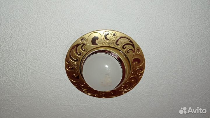 Светильники потолочные точечные по 7-10 шт