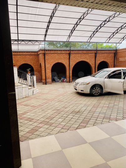 Дом 450 м² на участке 5 сот.