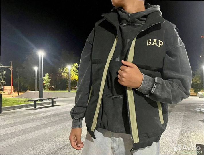 Жилетка и Худи Gap