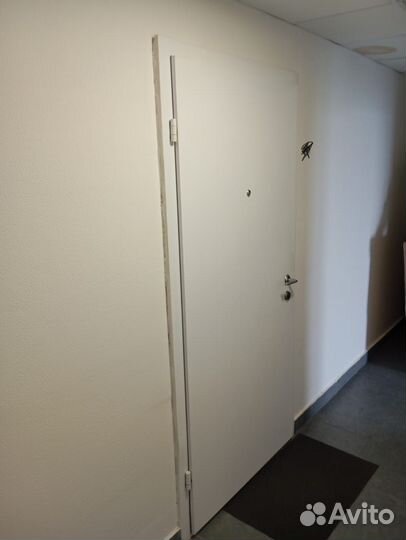 Дверь входная бу белая