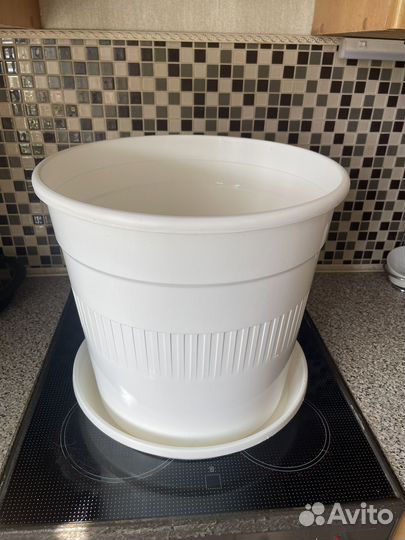 Горшок для цветов белый