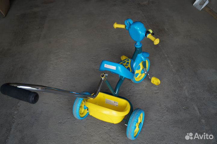 Трехколесный велосипед